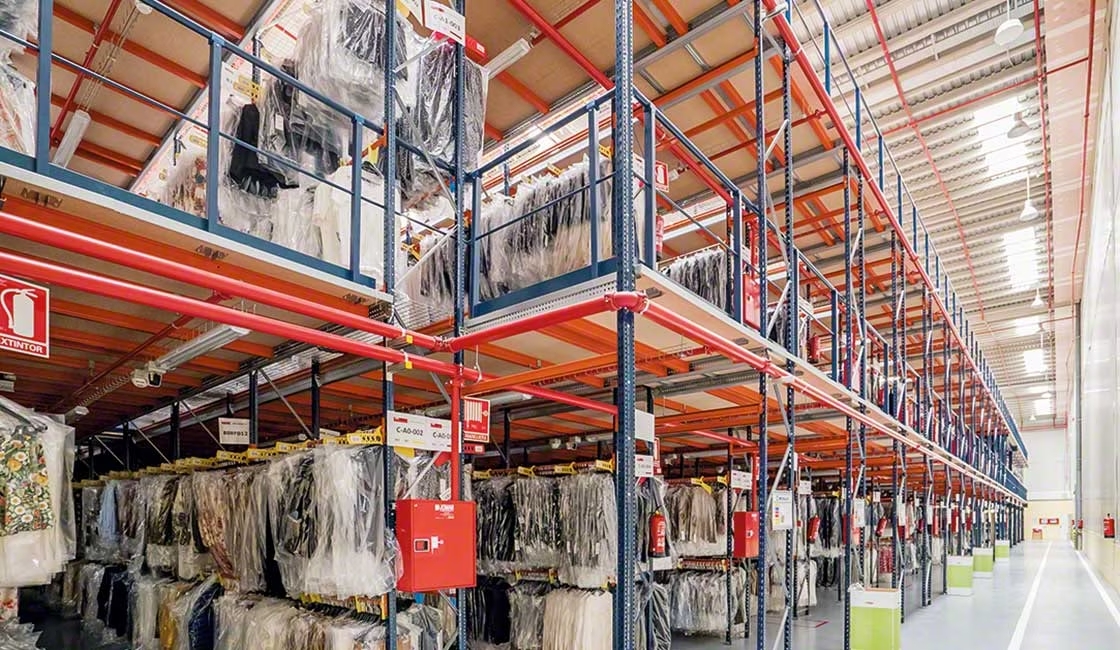 warehouse-clothing-racking-ar